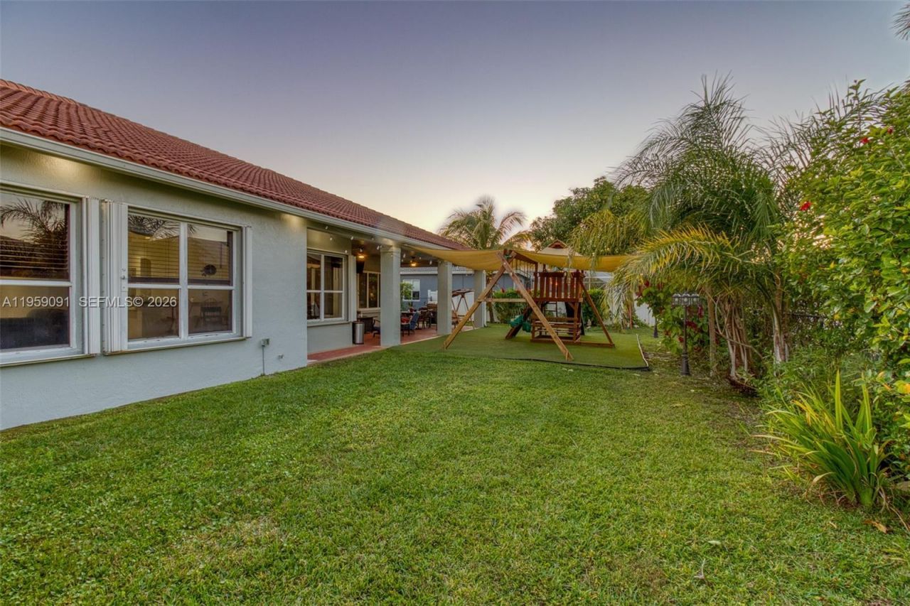 15959 SW 6th St, Pembroke Pines, FL 33027 Photo