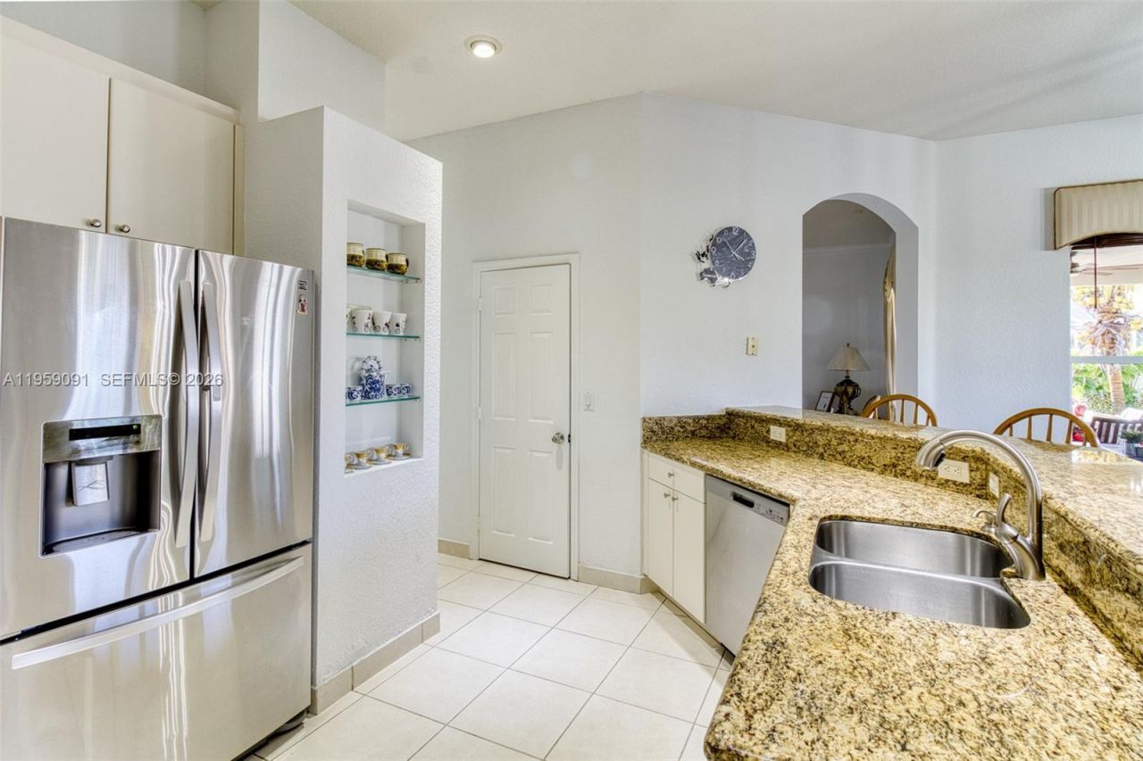 15959 SW 6th St, Pembroke Pines, FL 33027 Photo