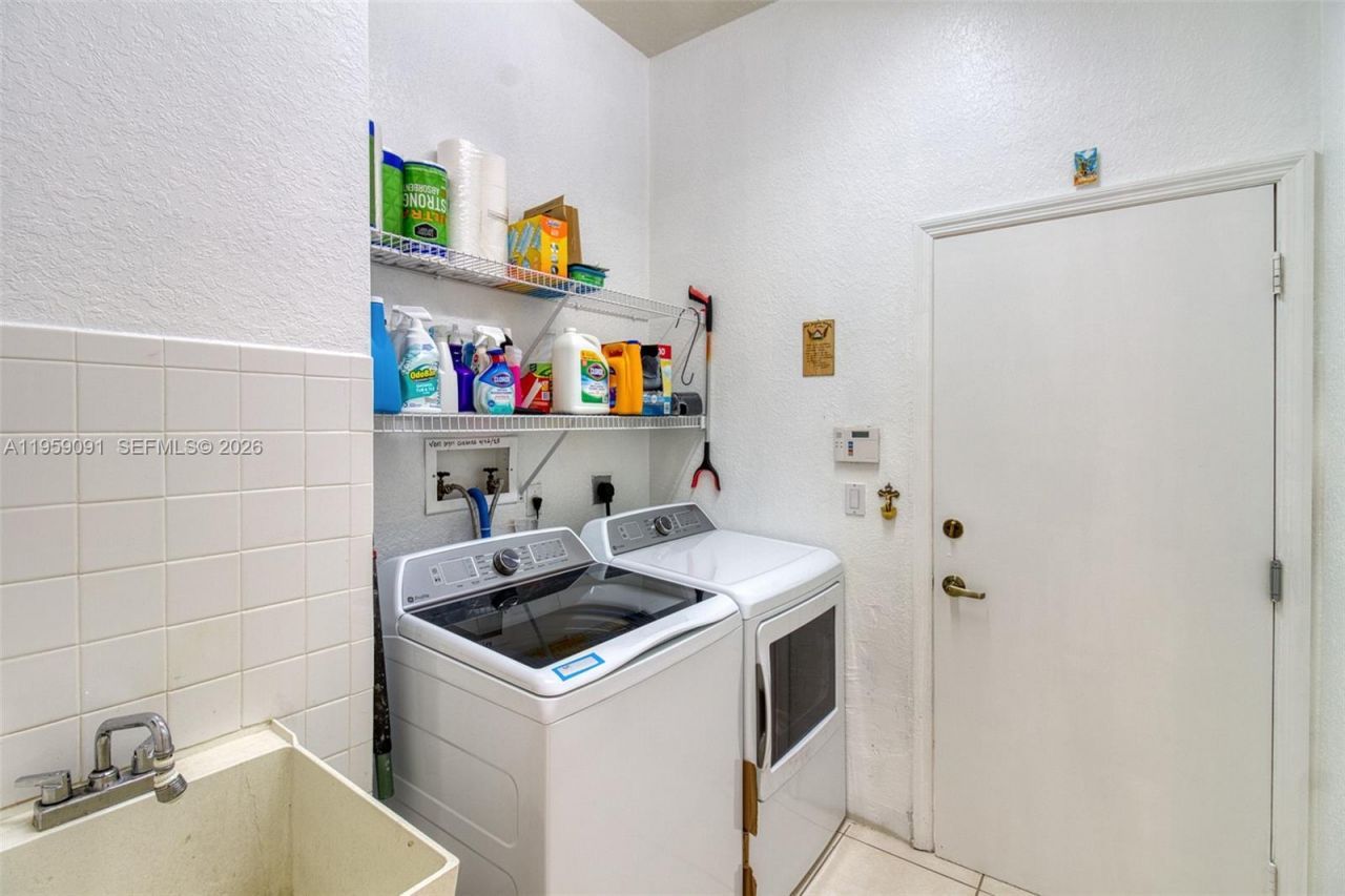 15959 SW 6th St, Pembroke Pines, FL 33027 Photo