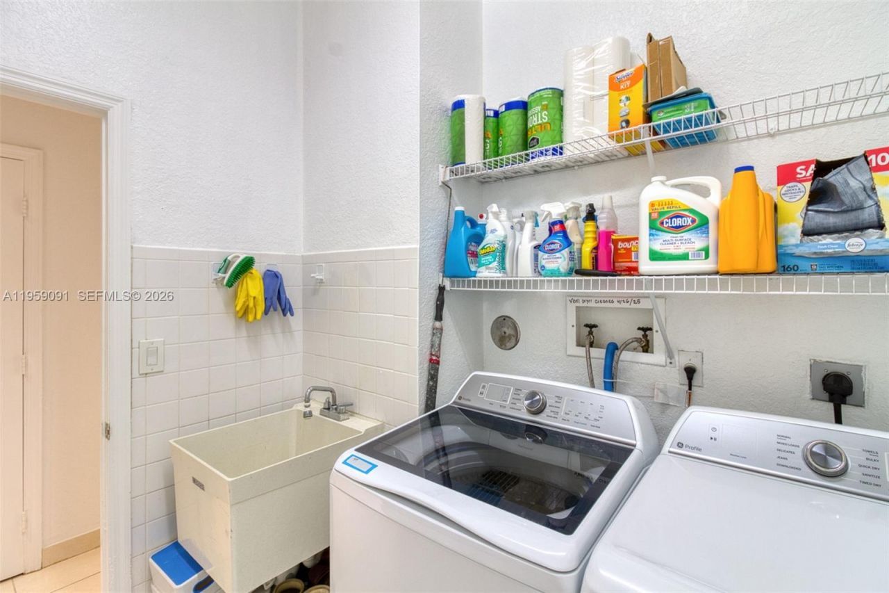 15959 SW 6th St, Pembroke Pines, FL 33027 Photo