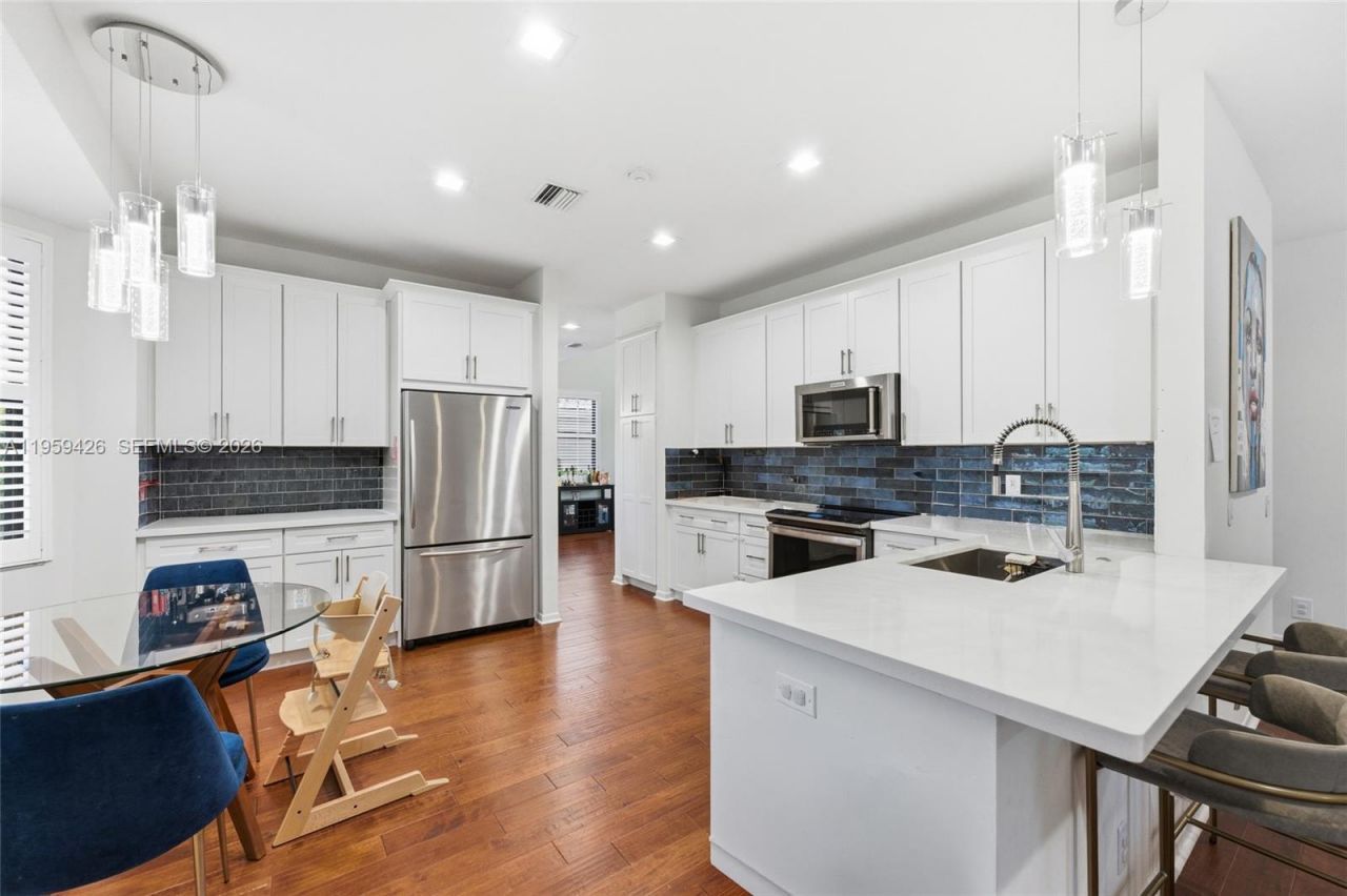 500 Cambridge Dr, Weston, FL 33326 Photo