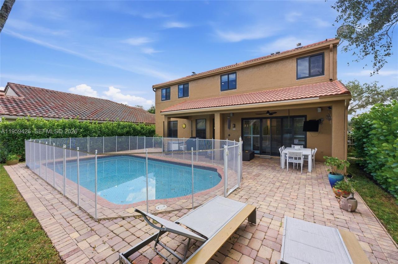 500 Cambridge Dr, Weston, FL 33326 Photo