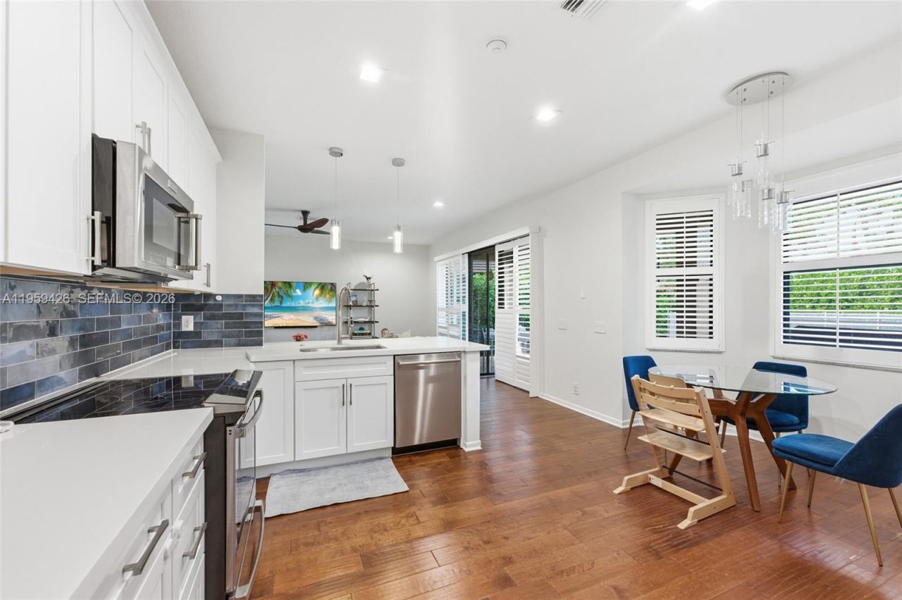 500 Cambridge Dr, Weston, FL 33326 Photo