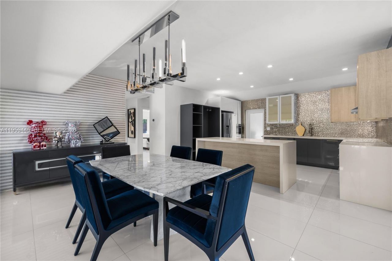 1040 NE 86th St, Miami, FL 33138 Photo