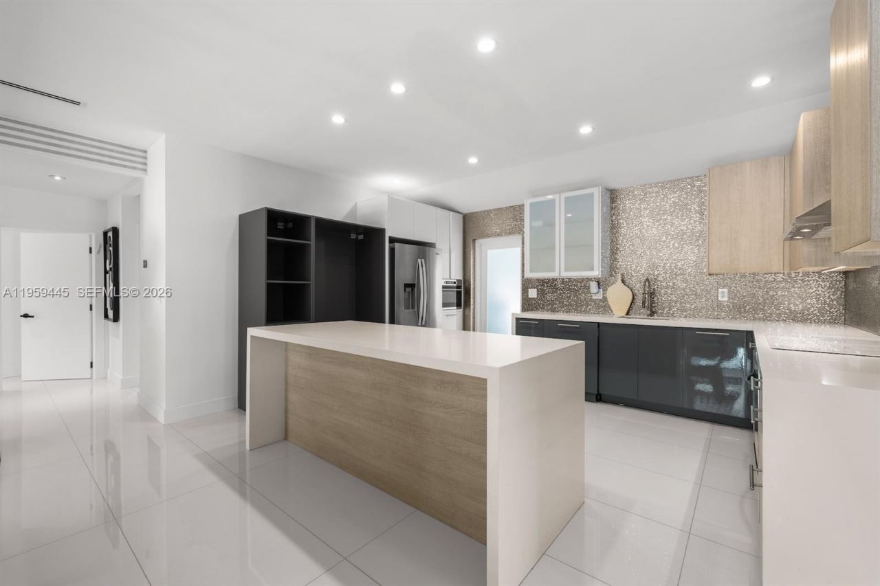 1040 NE 86th St, Miami, FL 33138 Photo