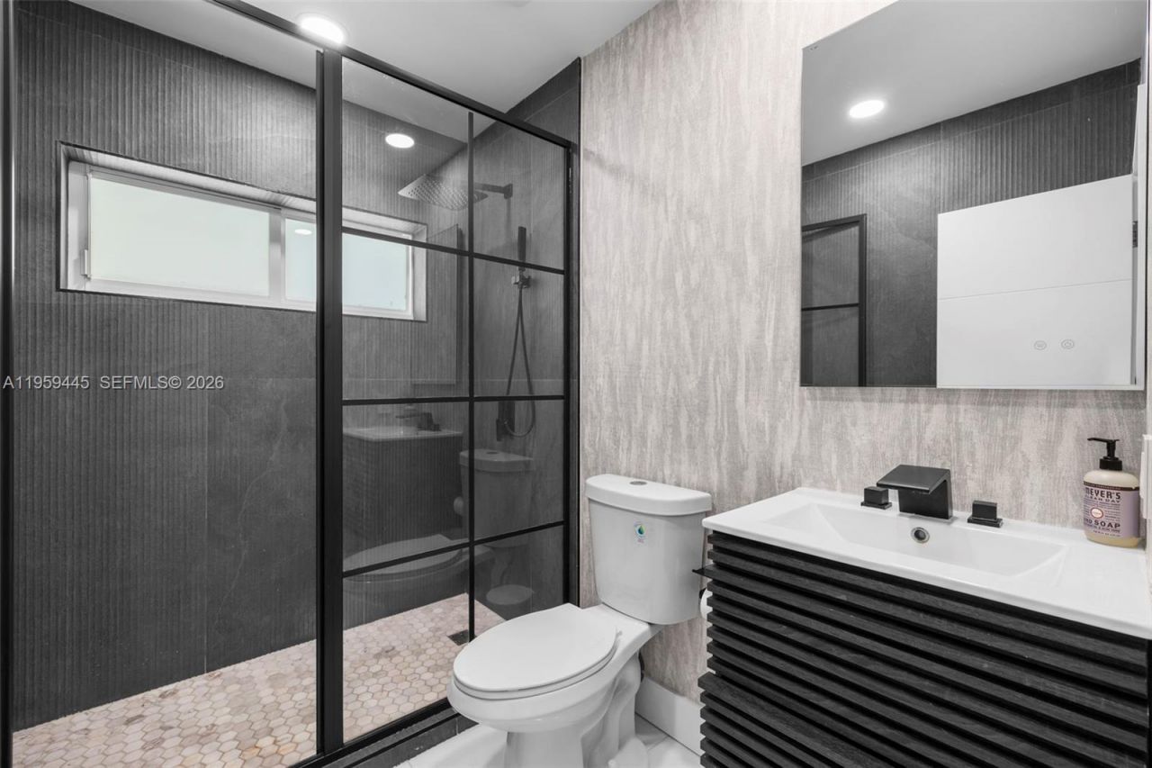 1040 NE 86th St, Miami, FL 33138 Photo