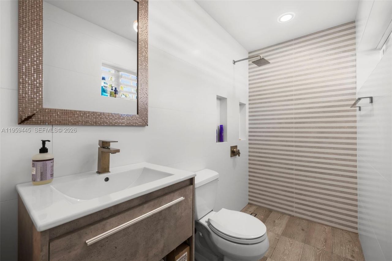 1040 NE 86th St, Miami, FL 33138 Photo