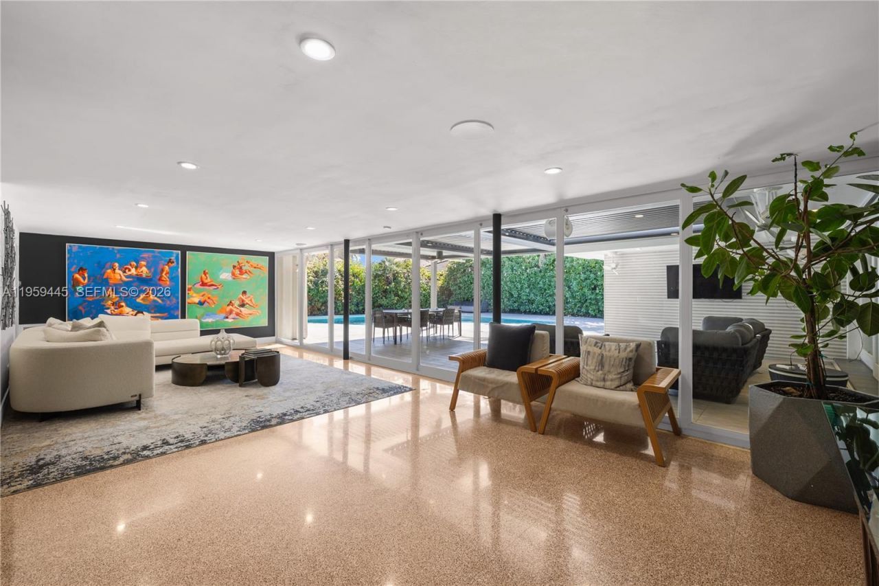 1040 NE 86th St, Miami, FL 33138 Photo