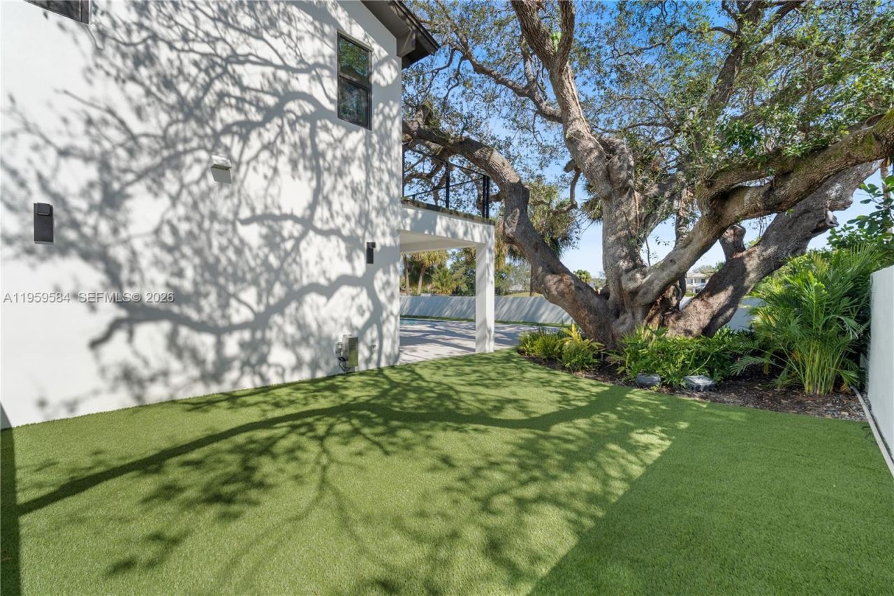 868 Country Club Dr, North Palm Beach, FL 33408 Photo