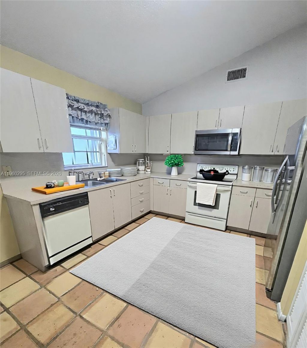 621 NW 205th Ave, Pembroke Pines, FL 33029 Photo