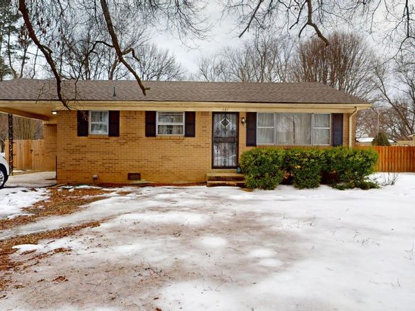 131 Eastlawn Drive, Dyersburg, TN 38024