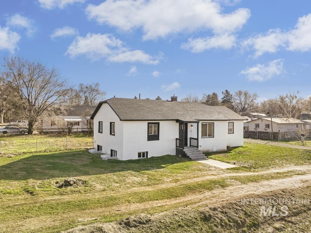 318 N Date St, Jerome, ID 83338 Main Photo