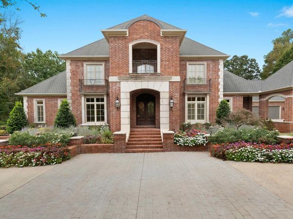 67 Sologne Circle, Little Rock, AR 72223