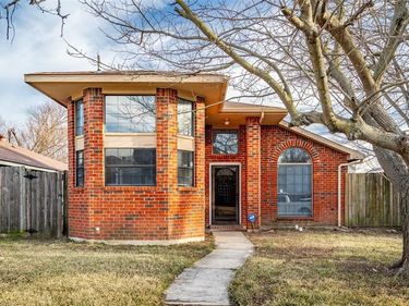 2540 Winter Oak Street, Dallas, TX 75227