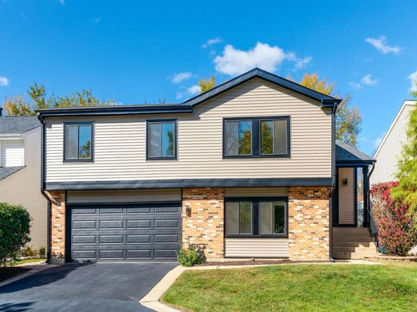 112 Ironwood Court, Rolling Meadows, IL 60008