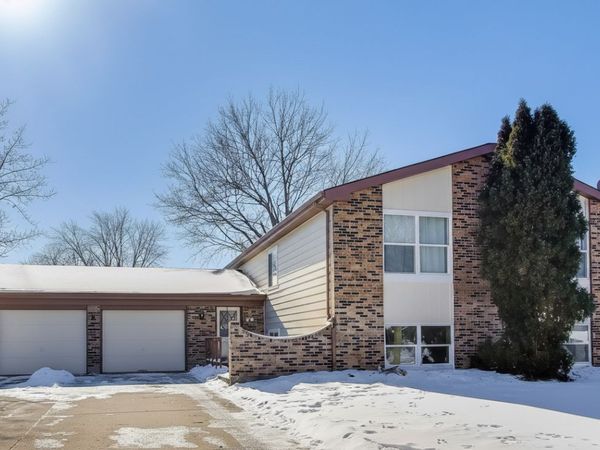 627 Chardonnay Lane, Crystal Lake, IL 60014