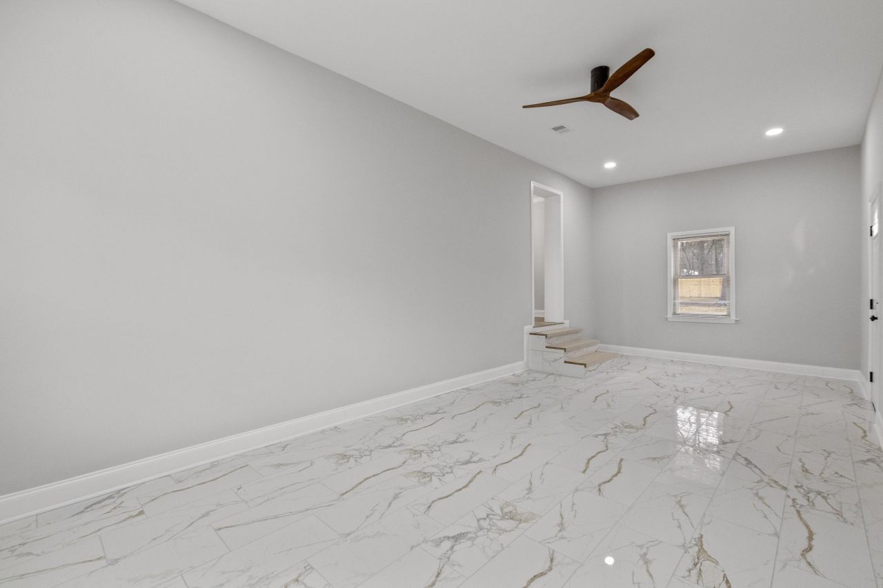 217 Blossom Street Photo 16