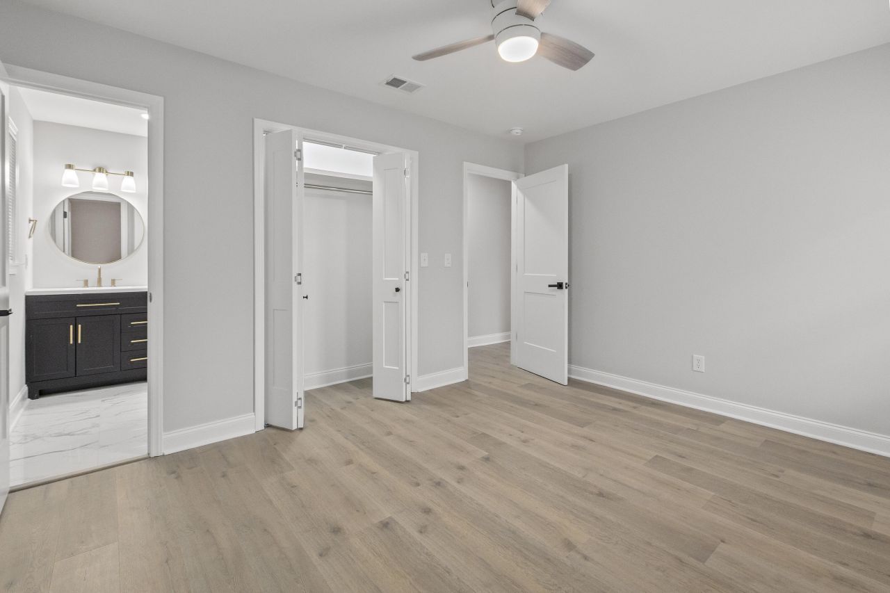 217 Blossom Street Photo 18