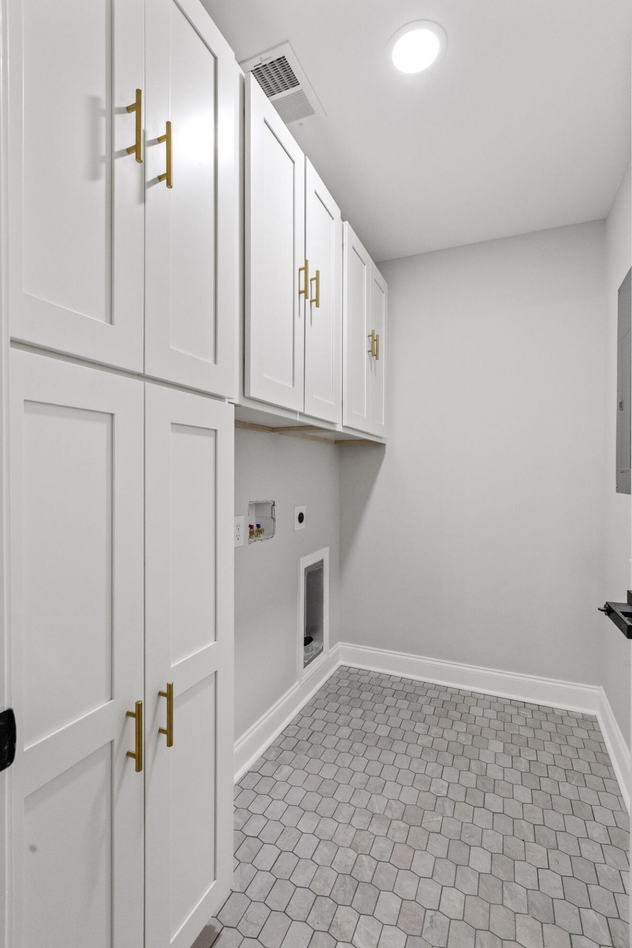 217 Blossom Street Photo 29