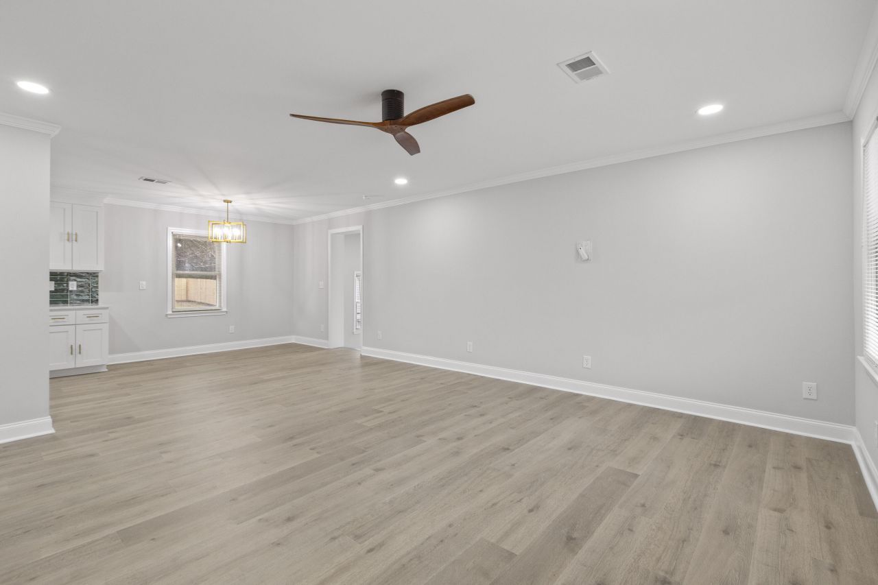 217 Blossom Street Photo 8