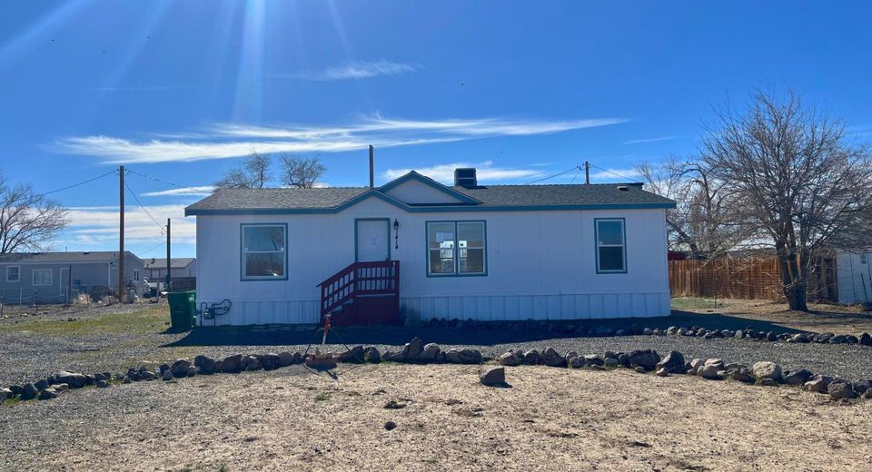 1414 Lahonton Drive, Silver Springs, NV 89429 Photo
