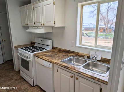 1414 Lahonton Drive, Silver Springs, NV 89429 Photo