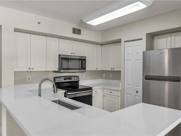 1230 Wildwood Lakes BLVD , Unit 105, NAPLES, FL 34104