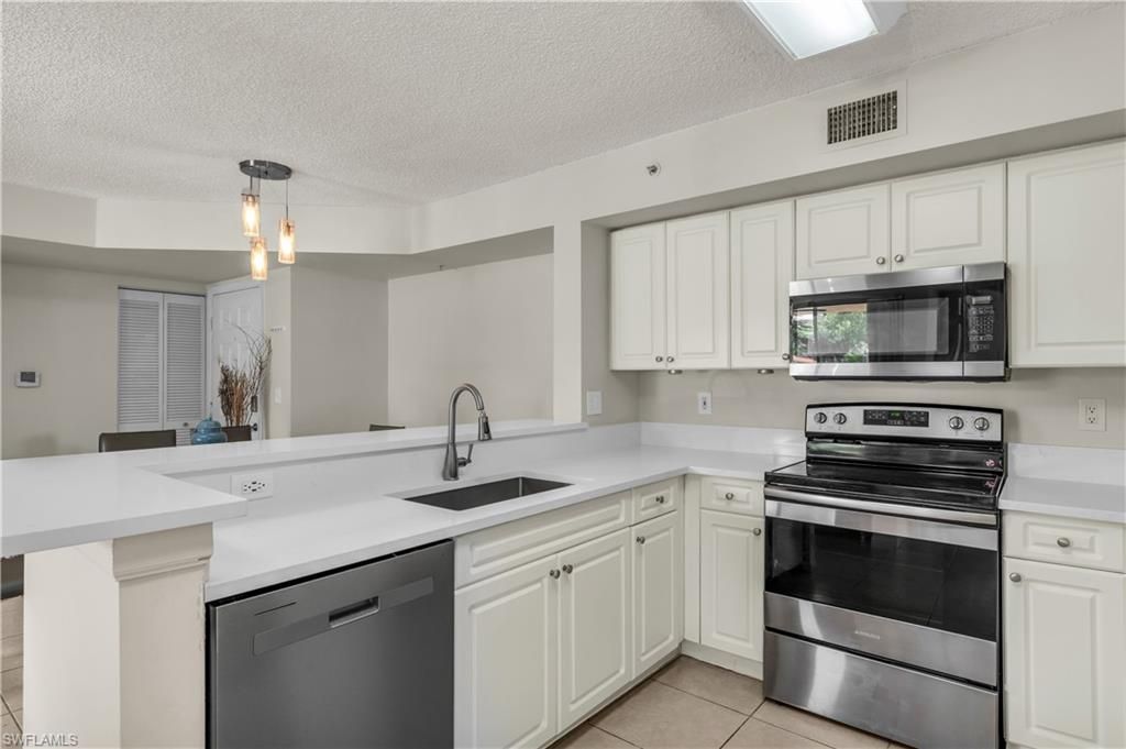 1230 Wildwood Lakes Blvd, Unit 105, Naples, FL 34104 Photo