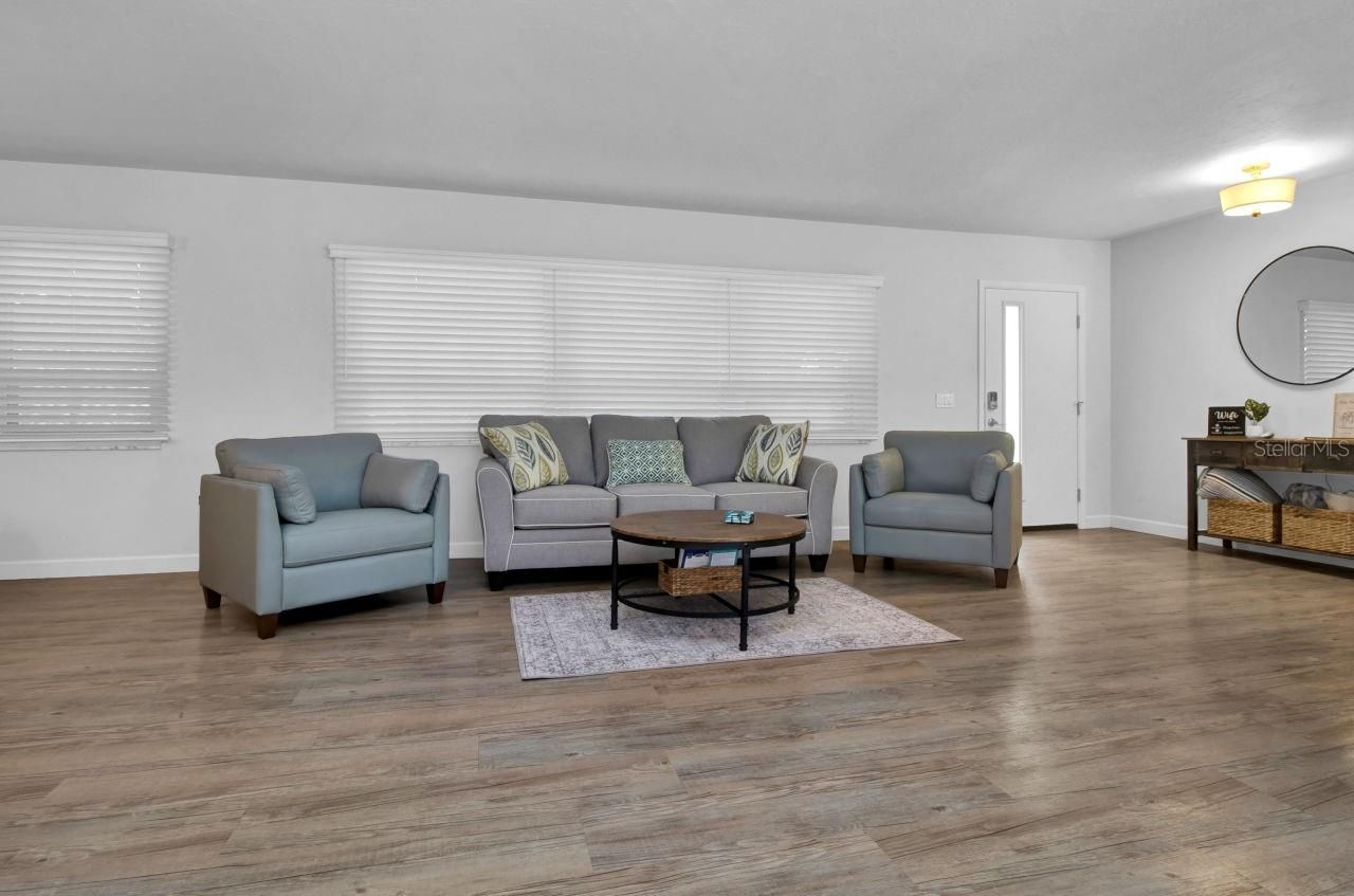 1208 De Narvaez Avenue, Bradenton, FL 34209 Photo