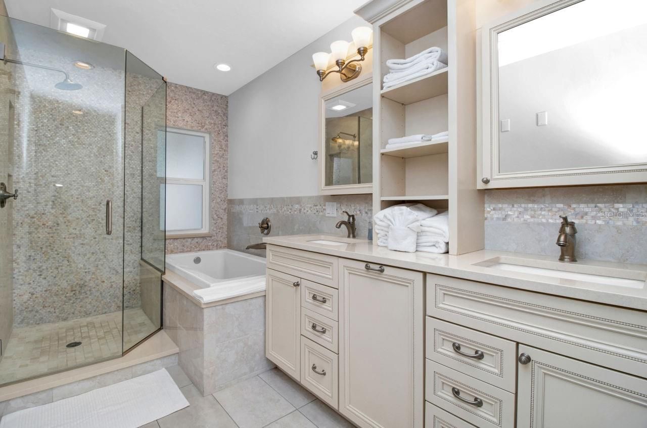 1208 De Narvaez Avenue, Bradenton, FL 34209 Photo