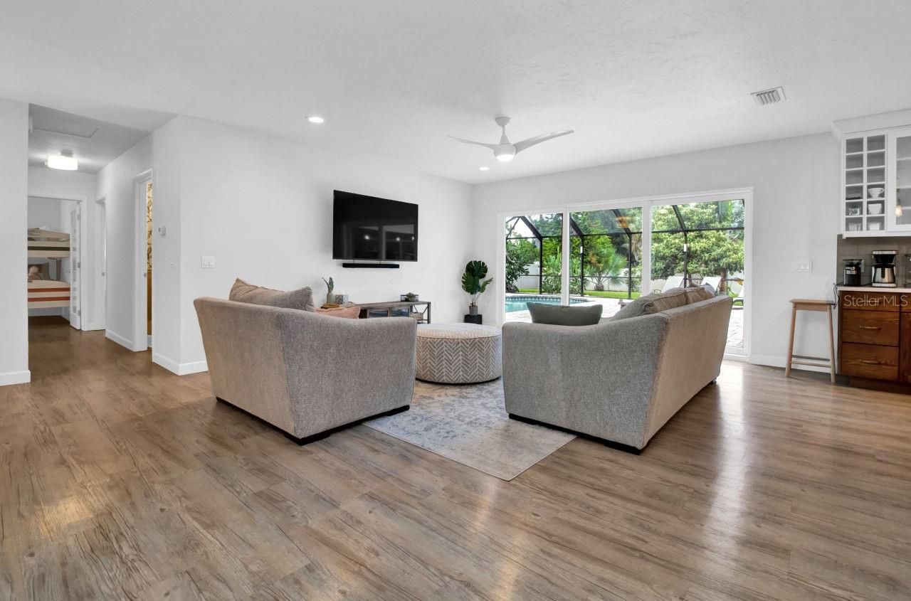 1208 De Narvaez Avenue, Bradenton, FL 34209 Photo