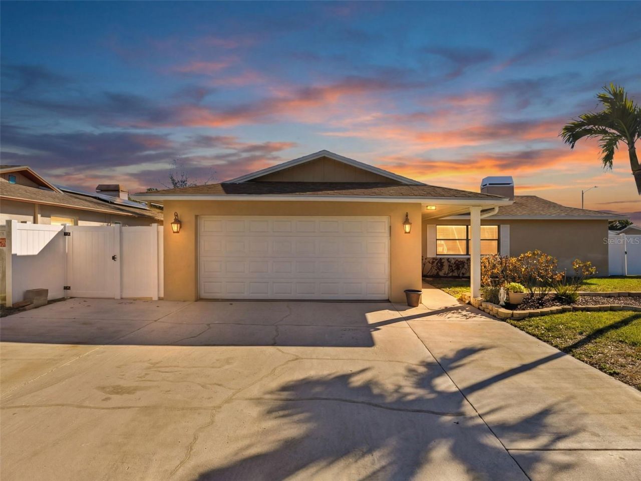 9429 Laura Anne Drive, Seminole, FL 33776 Main Photo