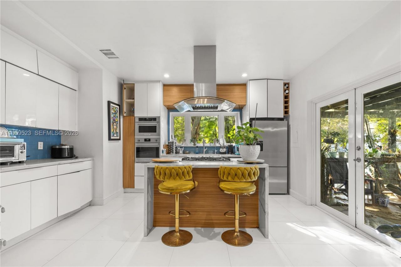 1051 NE 86th St, Miami, FL 33138 Photo