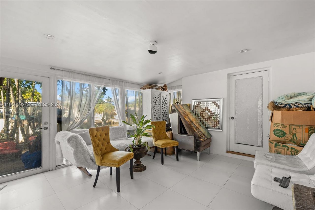 1051 NE 86th St, Miami, FL 33138 Photo