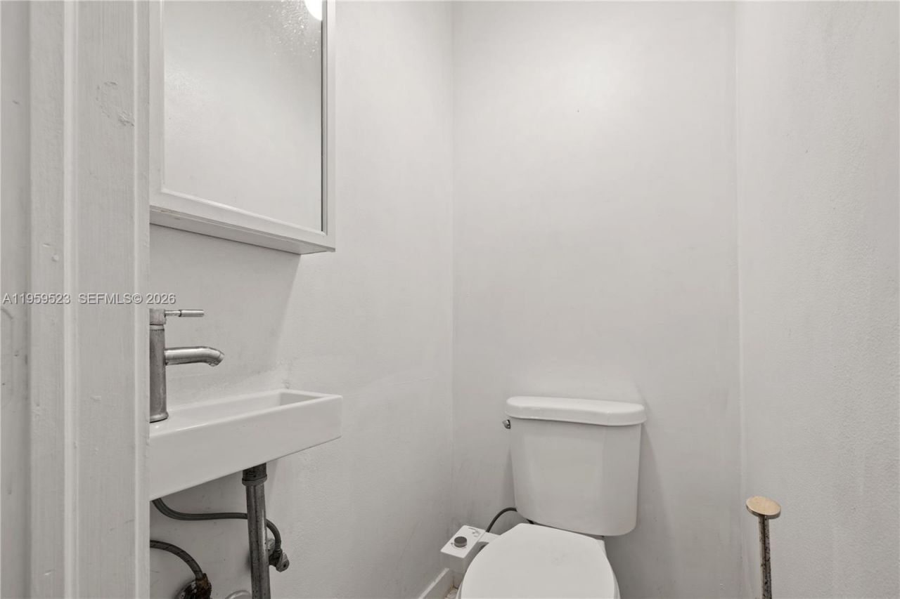 1051 NE 86th St, Miami, FL 33138 Photo