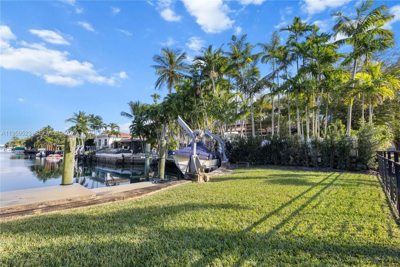 1051 NE 86th St, Miami, FL 33138 Photo