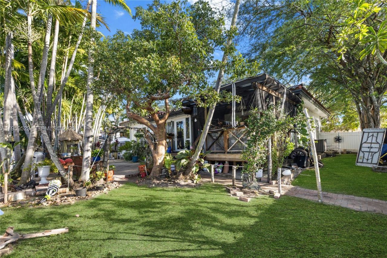 1051 NE 86th St, Miami, FL 33138 Photo