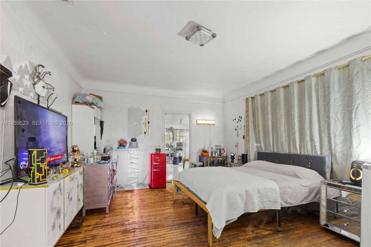 1051 NE 86th St, Miami, FL 33138 Photo