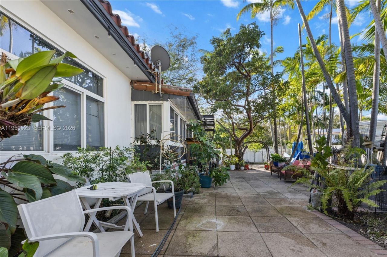 1051 NE 86th St, Miami, FL 33138 Photo