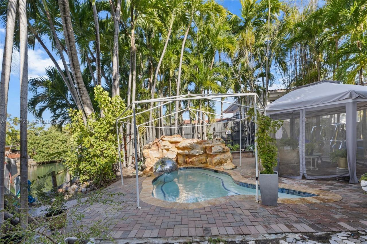 1051 NE 86th St, Miami, FL 33138 Photo