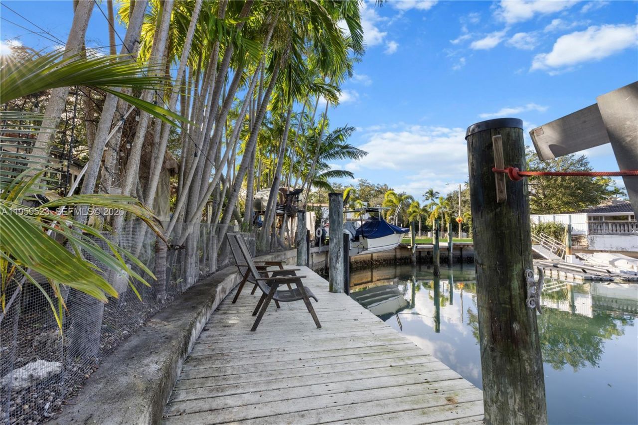 1051 NE 86th St, Miami, FL 33138 Photo