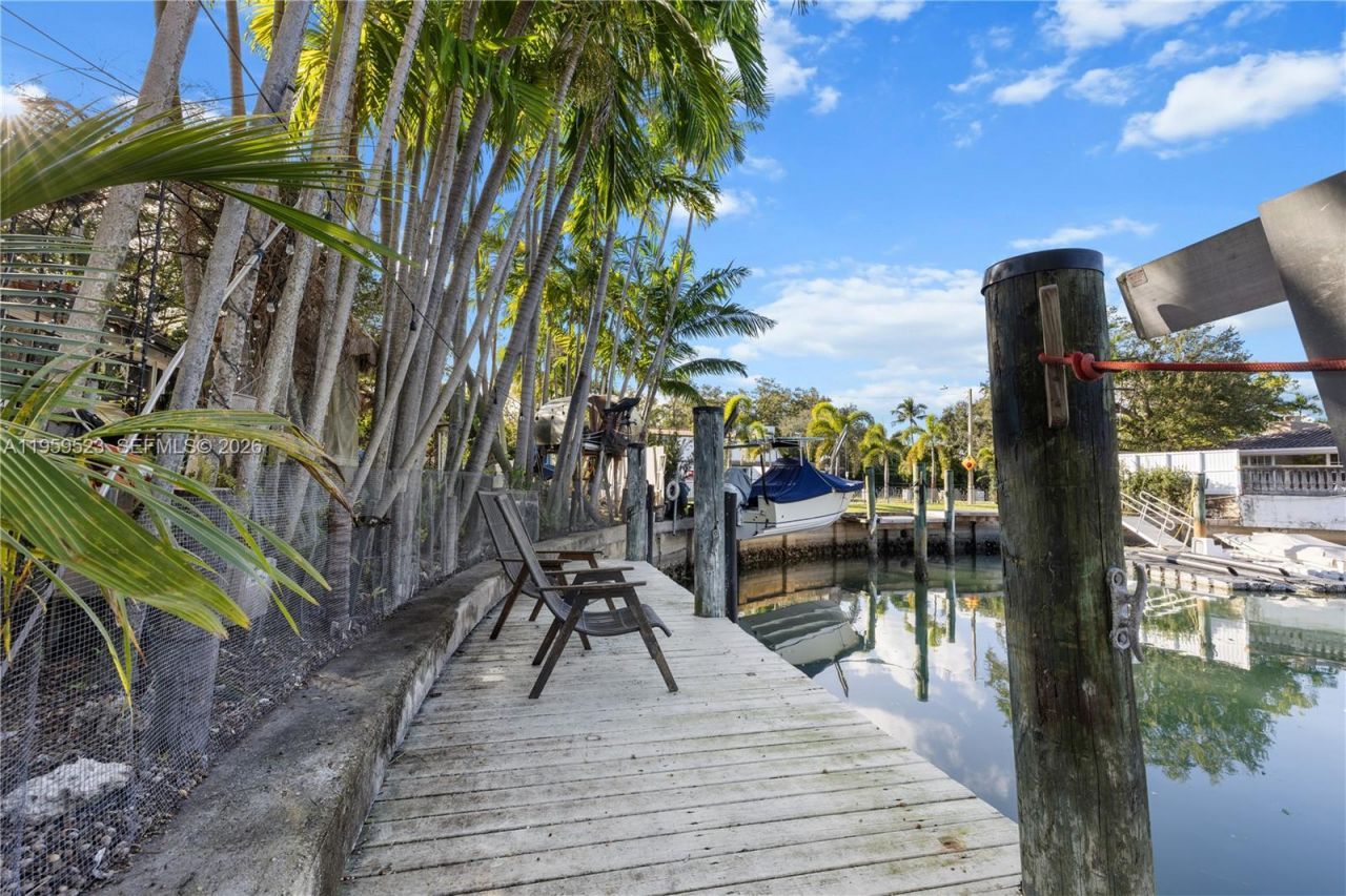 1051 NE 86th St, Miami, FL 33138 Photo