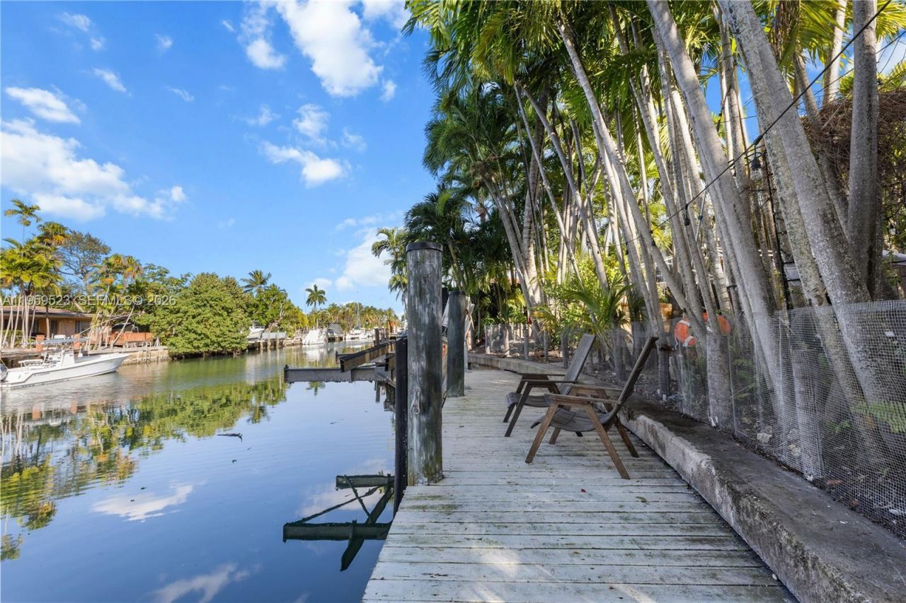 1051 NE 86th St, Miami, FL 33138 Photo