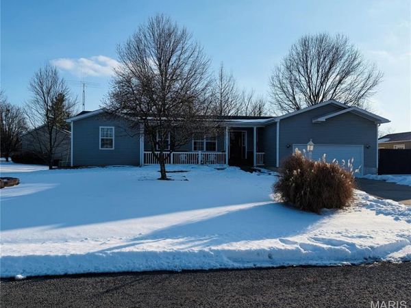 34113 Canoe Court, Brighton, IL 62012