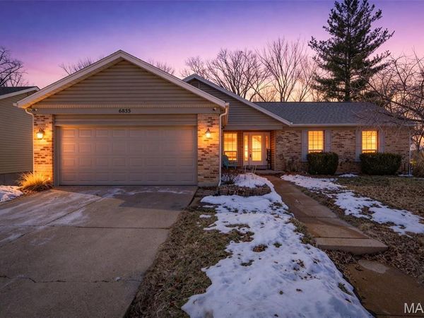 6835 Bear Creek Drive, St Louis, MO 63129