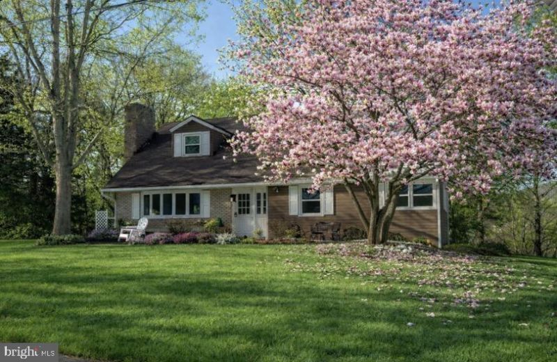 1211 Mountainview Boulevard, Dauphin, PA 17018 Main Photo