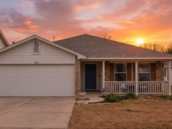 304 Old Peak RD, Georgetown, TX 78626