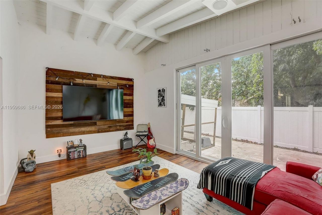 14530 Garden Dr , Miami, FL 33168 Photo