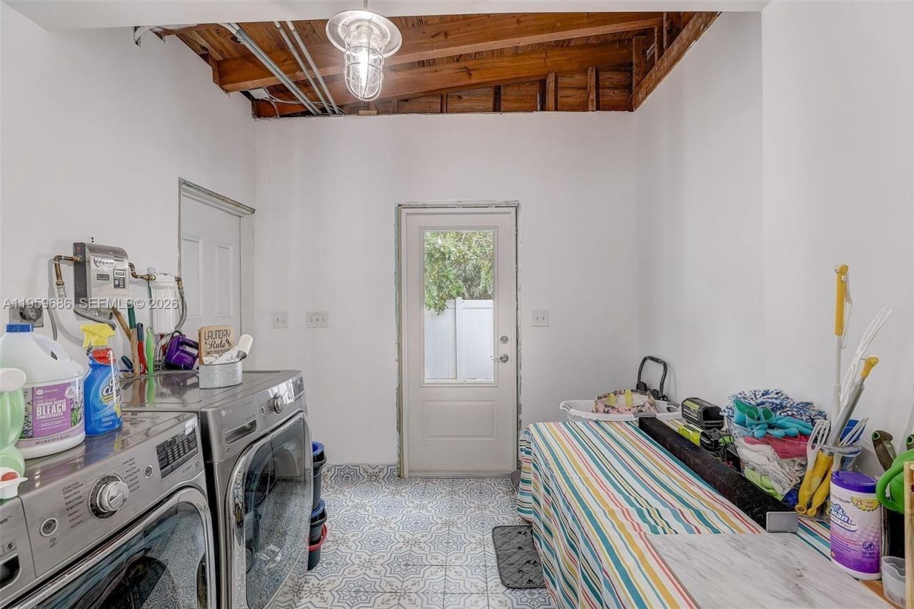 14530 Garden Dr , Miami, FL 33168 Photo