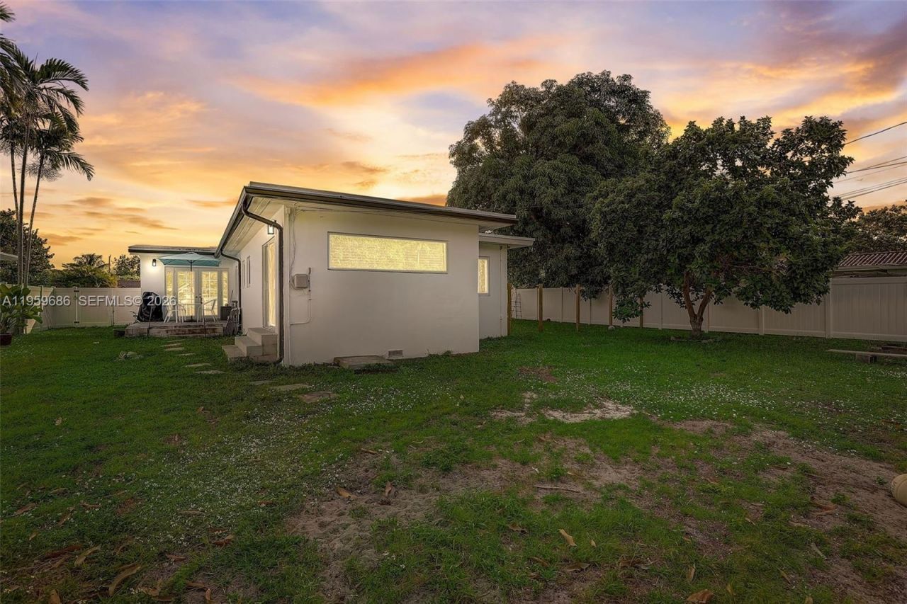 14530 Garden Dr , Miami, FL 33168 Photo